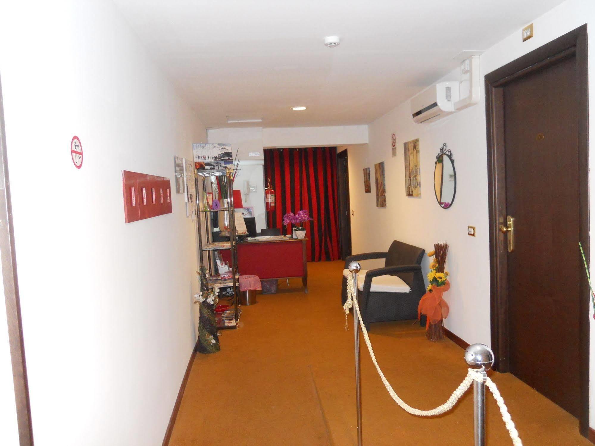 Catania Crossing B&B - Rooms & Comforts Eksteriør bilde
