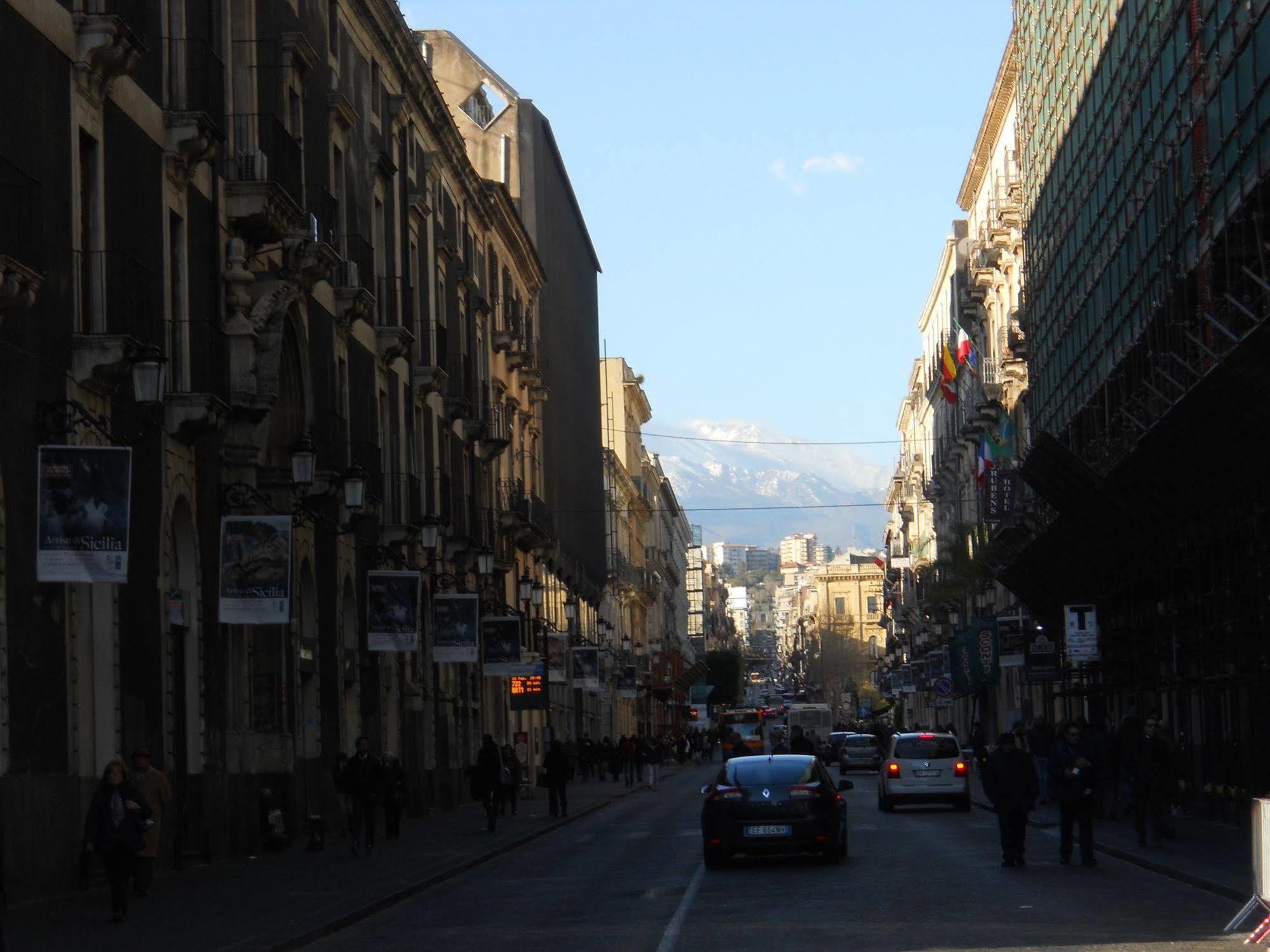 Catania Crossing B&B - Rooms & Comforts Eksteriør bilde